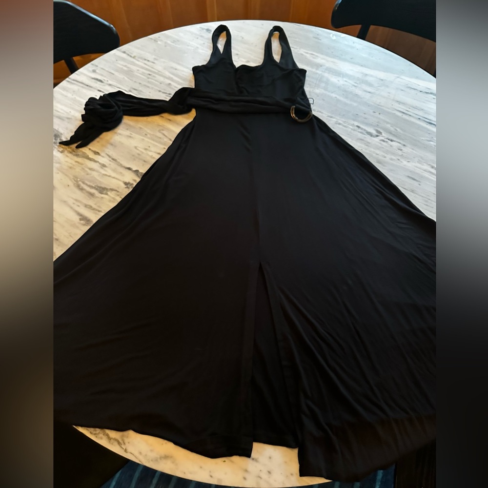 Good American belted midi dress size 2 fits like a medium